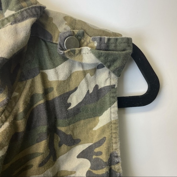 IRIS camo zip up vest size large - Picture 7 of 7